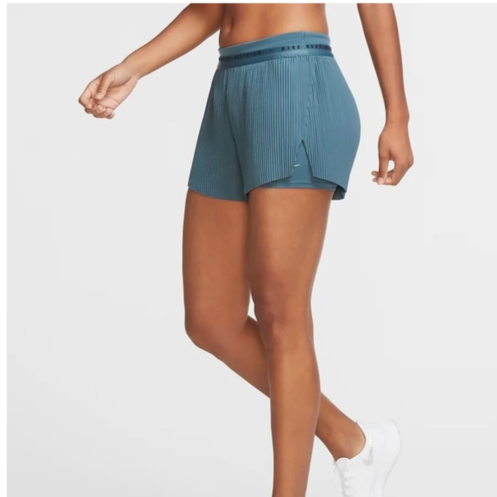 Nike 2 in 1 shorts teal Athletic Shorts size small